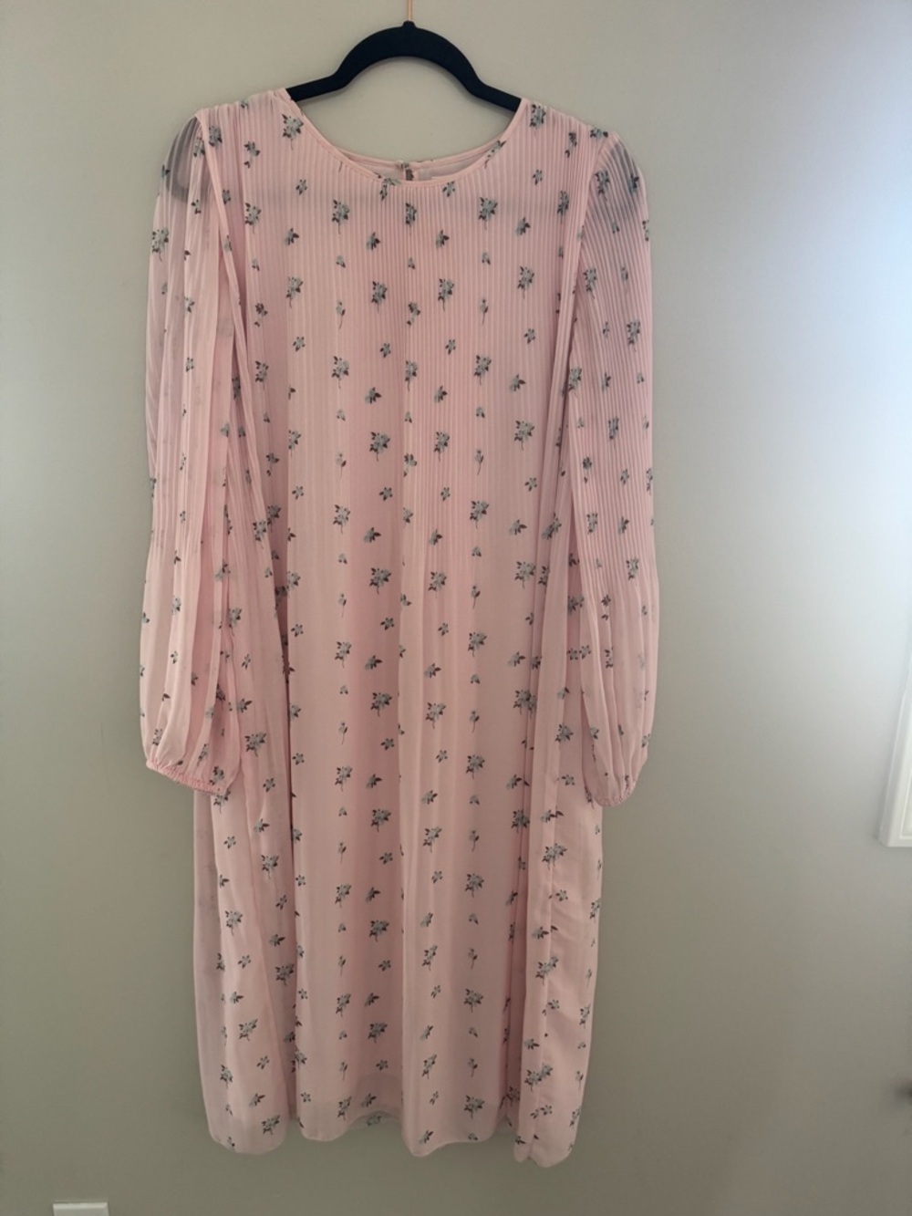 Light Pink Floral Pleated Long Sleeve Midi Dress